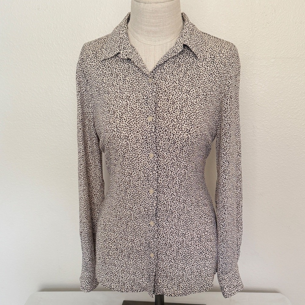 Banana Republic Button Up Shirt M Leopard Print Classic‎ Fit Long Sleeve Blouse